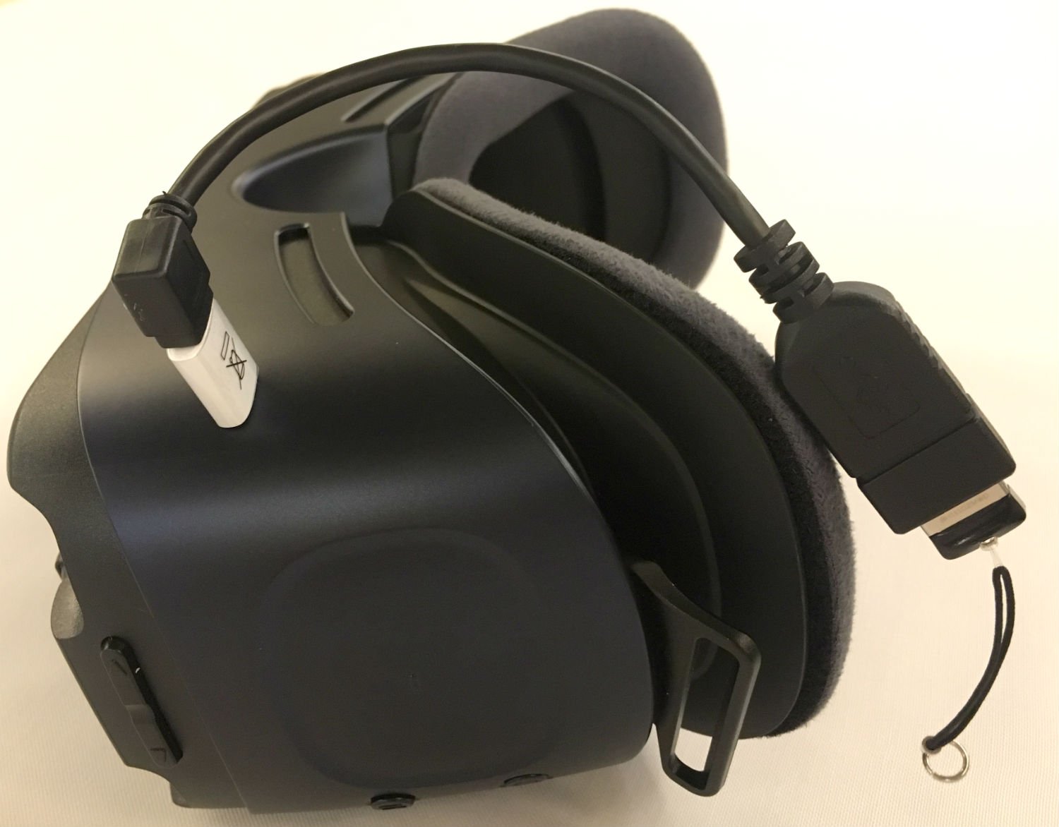 В Gear VR возможен захват движения через USB-C и Leap Motion