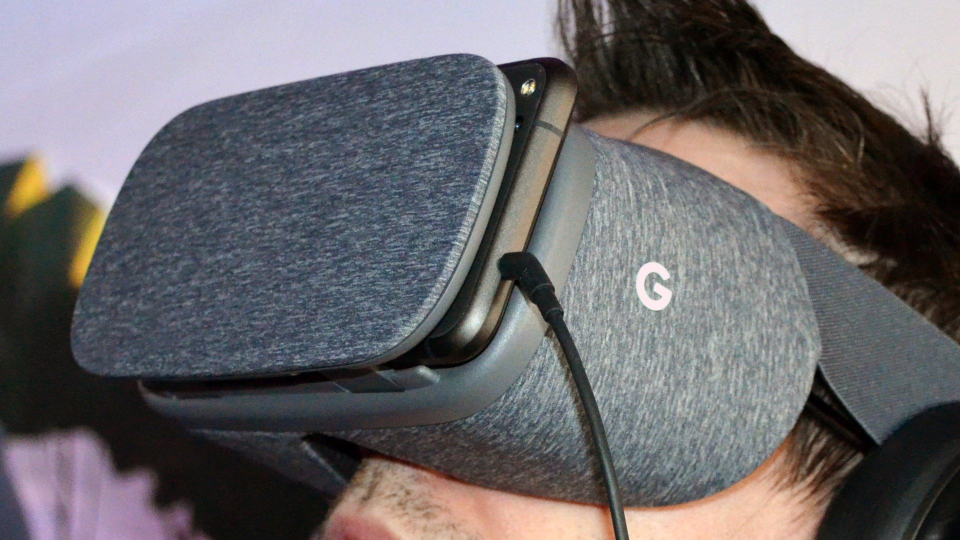 VR шлем Daydream View от Google: подробности