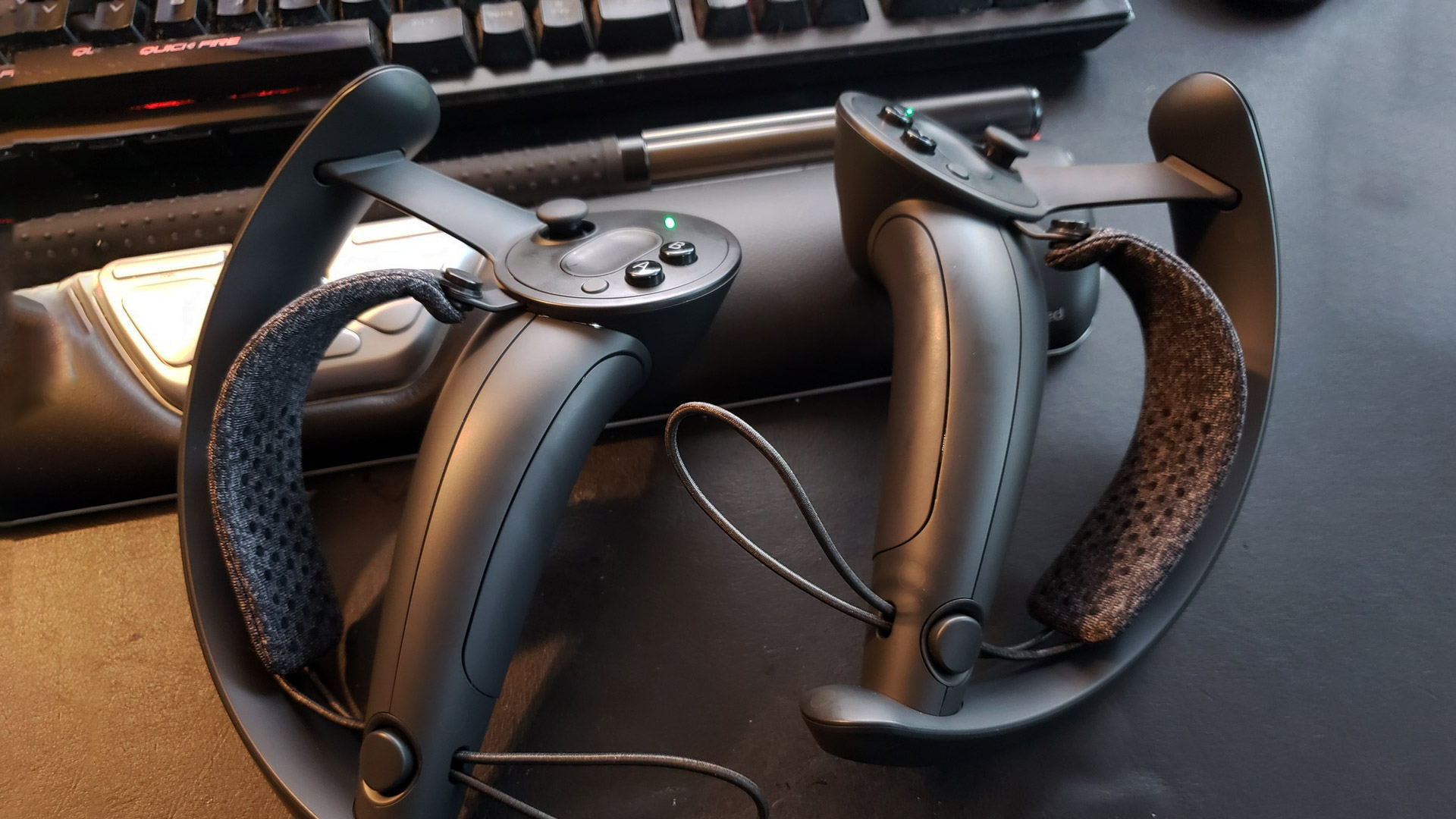 Обзор контроллеров Valve Knuckles EV2