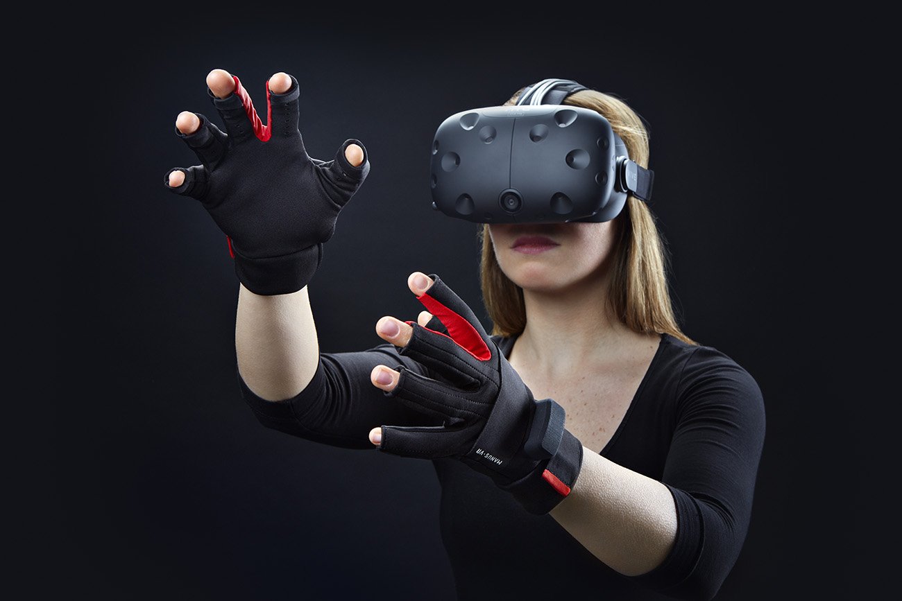Контроллеры HTC Vive объединили с Manus VR