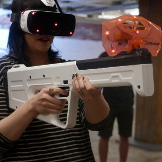 Striker VR показали рабочий прототип VR пистолета ARENA Infinity